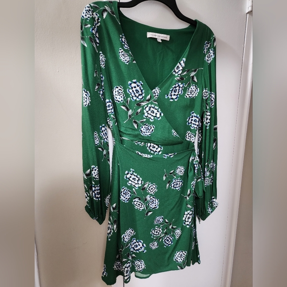 Mystique Wrap Dress - Picture 7 of 7